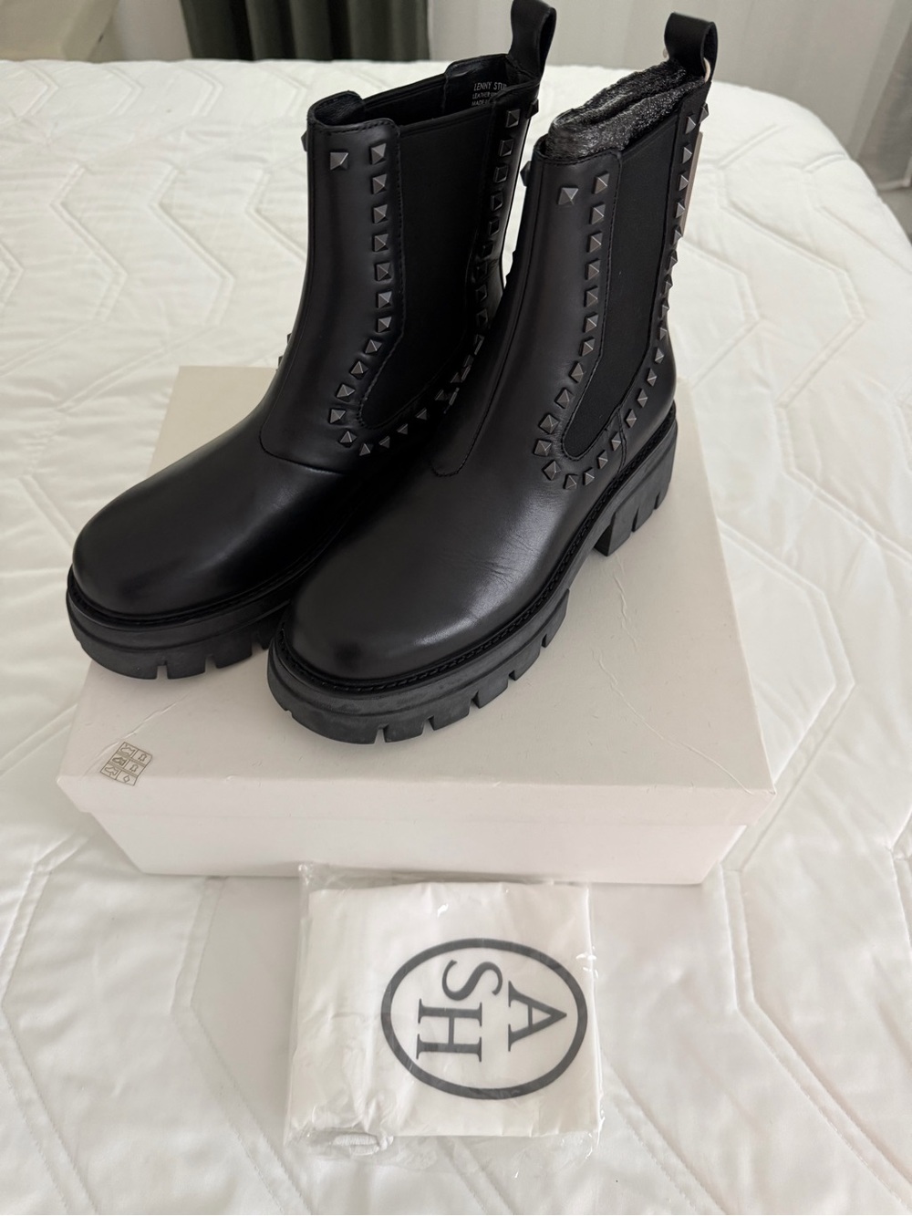 Ash Lenny Studs Chelsea Boots in Black